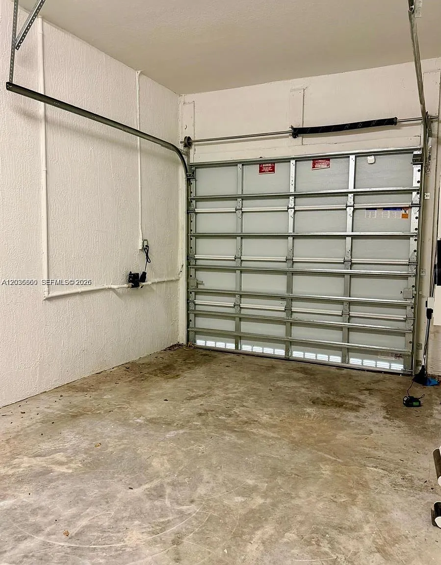 3 bed, 2.5 bath, 1695 sqft, $3,650 — Photo 4
