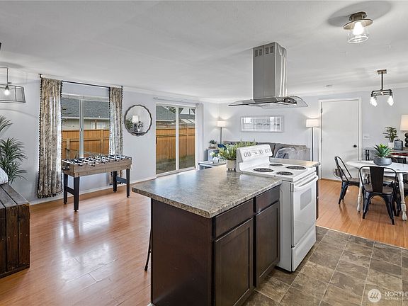 3rd image of 720 Couls Avenue