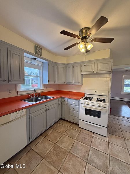 5th image of 9 Haviland Avenue