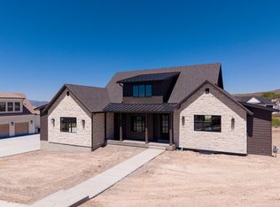 881 E 100 N, Hyde Park, UT 84318