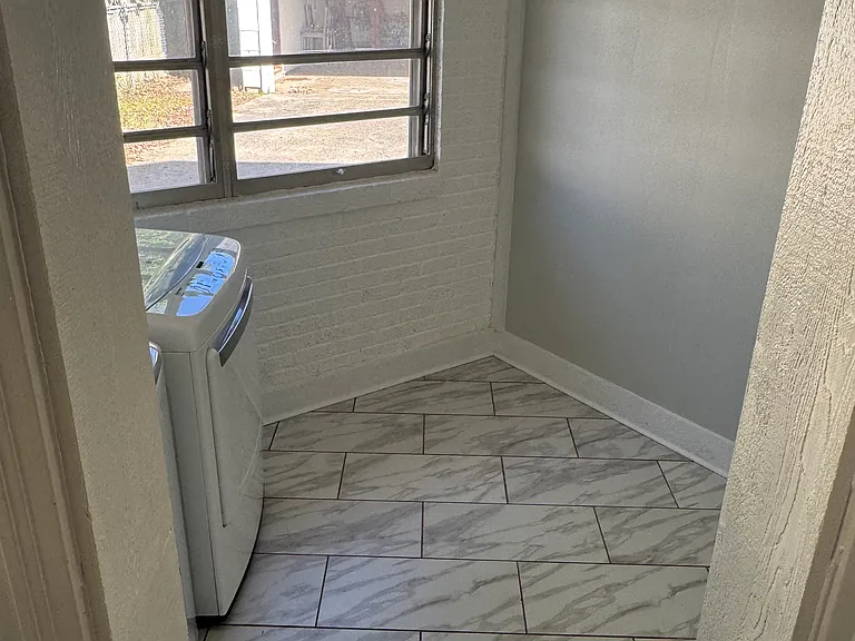 1821 Anniston Ave — Photo 2
