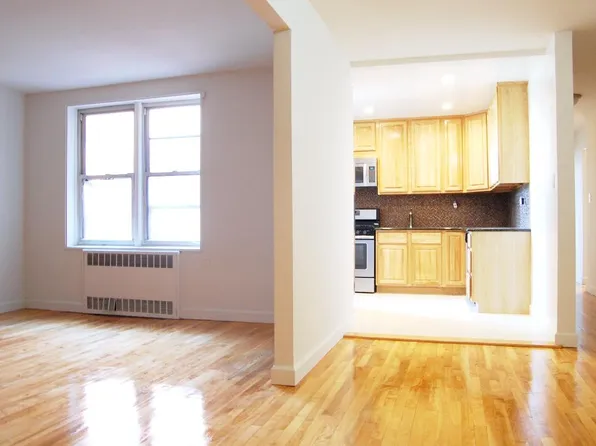 1119 Ocean Parkway image 1 of 11