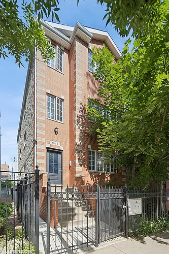1064 N Marshfield Ave #2 Photo 1
