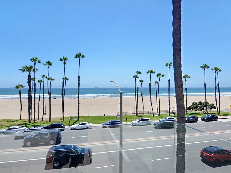 1000 Pacific Coast Hwy #7 — Photo 15