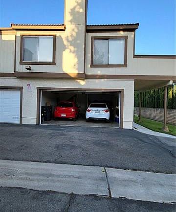 3rd image of 1208 S Cypress Ave