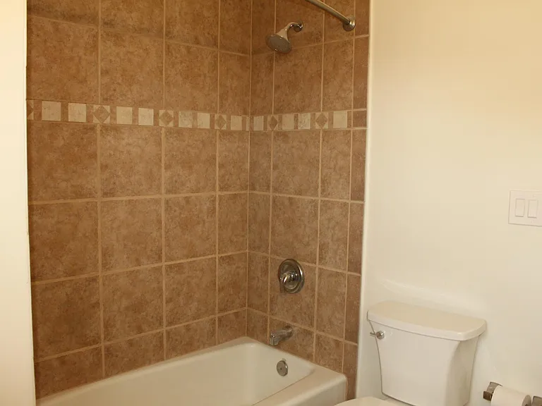 1562 Linwood St — Photo 24
