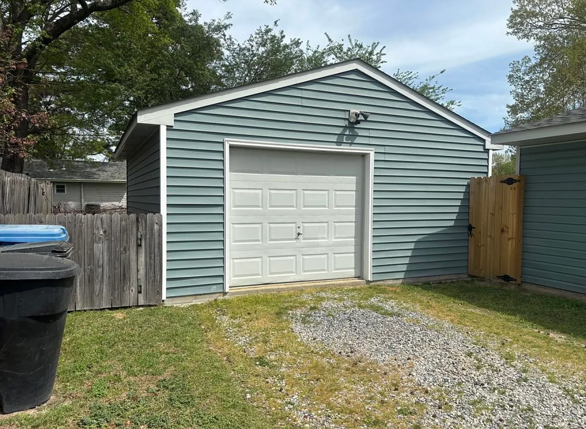 4 bed, 1450 sqft, $2,900 — Photo 3