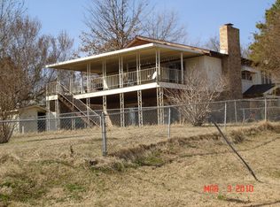303 NE 1st St, Wilburton, OK 74578