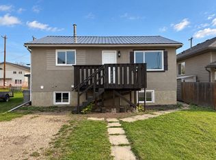 10024 S 103rd Ave, Grande Prairie, AB T8V 1B8