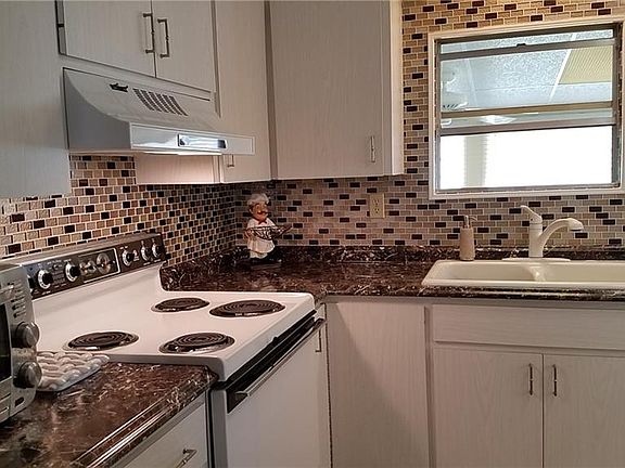 4th image of 1860 Cypress Point Ln