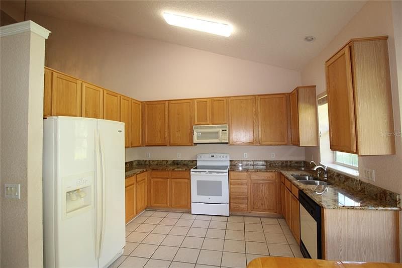 1st image of 7425 Green Tree Dr #98