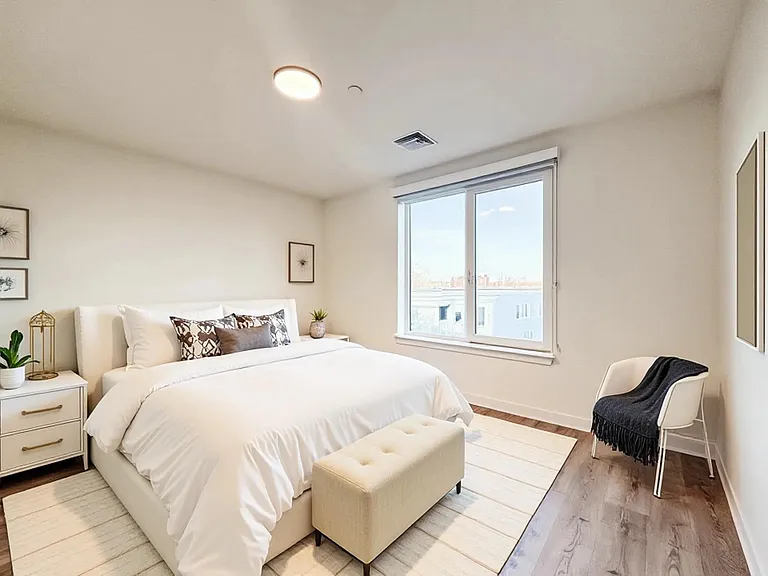 496-500 Talbot Ave #403 — Photo 25