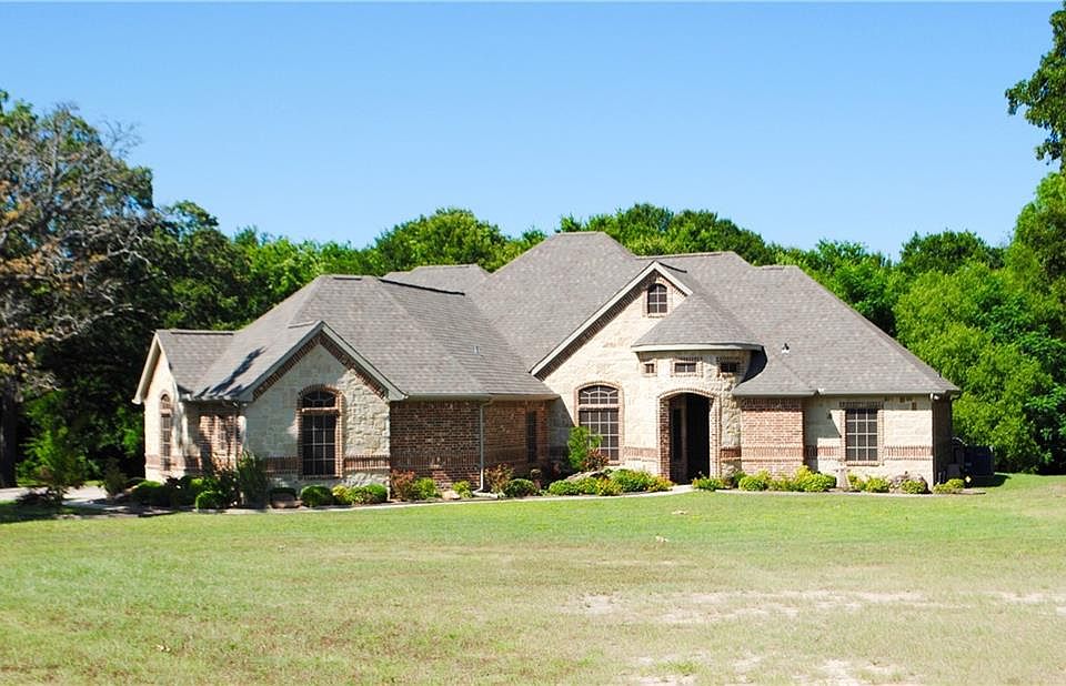 1st image of 3055 Greenwood Cir