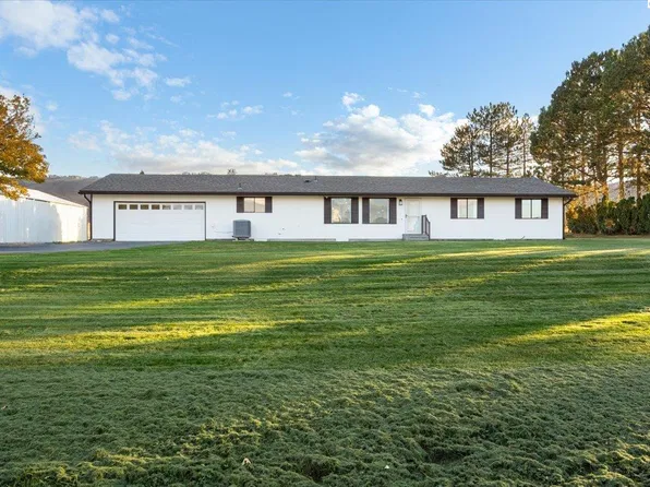 97507 E Badger Rd, Kennewick, WA 99338