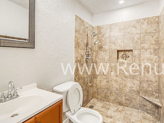 5th image of 7215 Bahia Ln