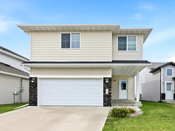 5444 Justice Dr S, Fargo, ND 58104