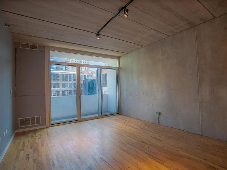 630 N Franklin St #605 — Photo 9