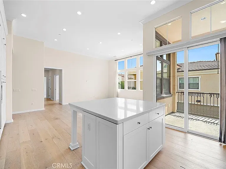 3 bed, 1458 sqft, $4,850 — Photo 4