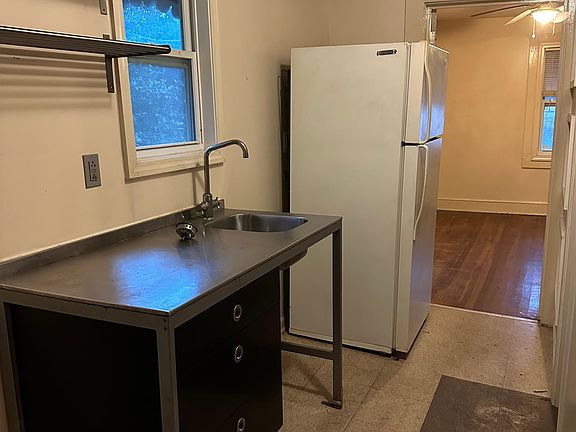 4th image of 8943 Fayetteville Rd