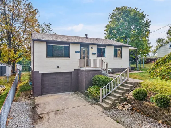 863 Wildlife Lodge Rd, Lower Burrell, PA 15068