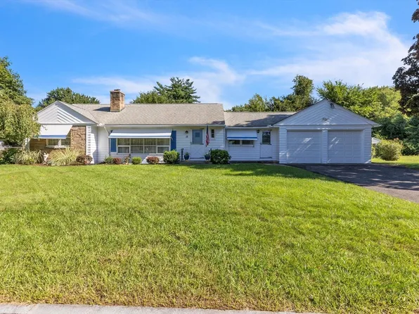 18 Charlton St, Springfield, MA 01119