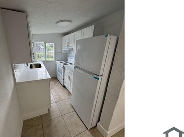 11005 NW 10th Ave #R