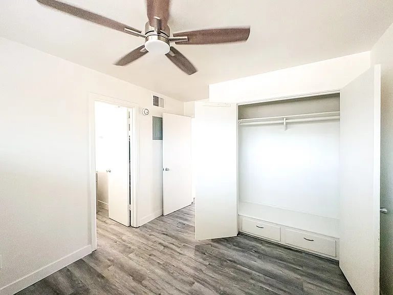 3636 E Verde Ln — Photo 4