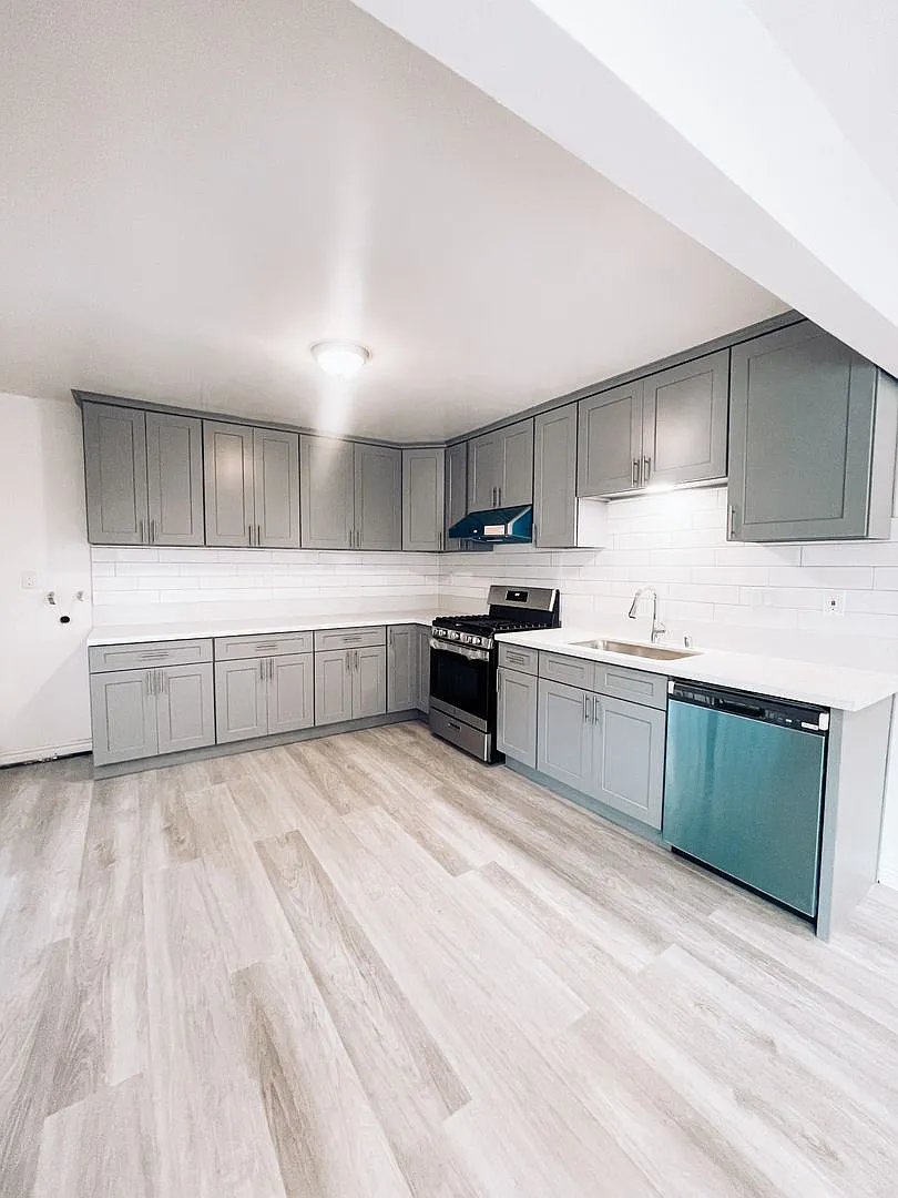 1308 West Gardena Blvd. — Photo 4