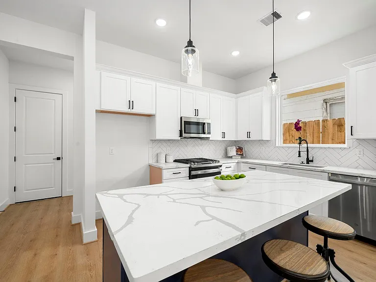 5516 Hardy St — Photo 12