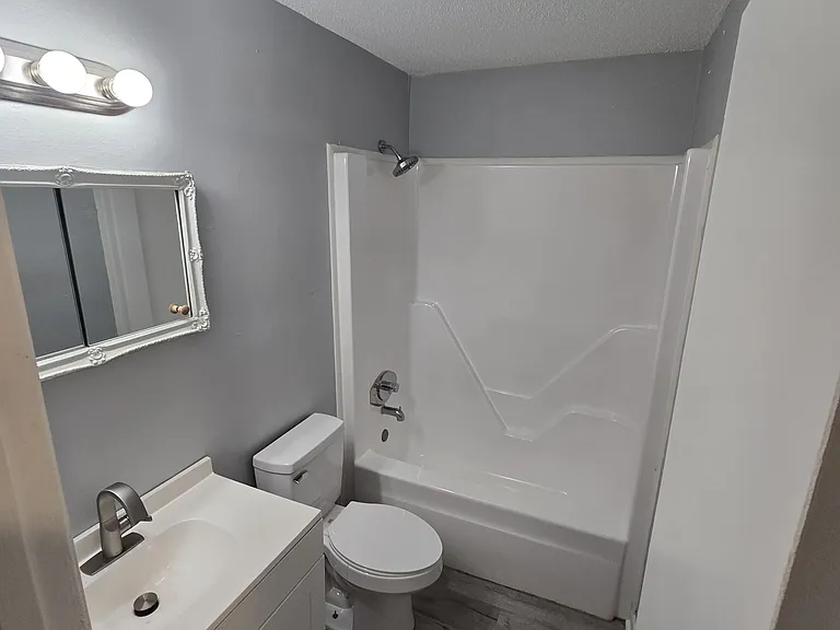 4049 Holly Cove Dr — Photo 4