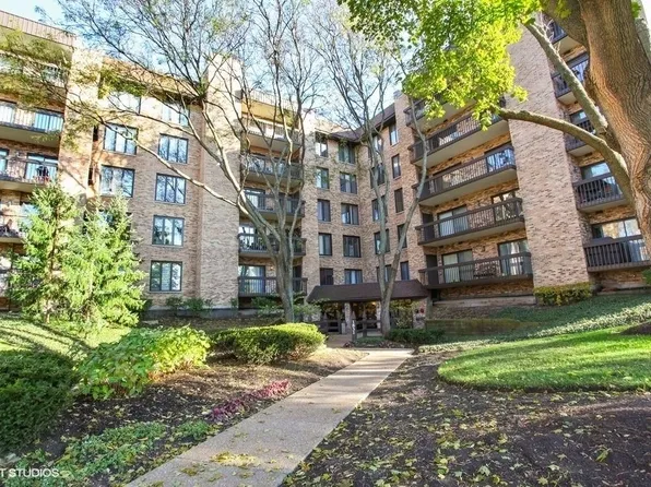 1831 Mission Hills Rd APT 308, Northbrook, IL 60062
