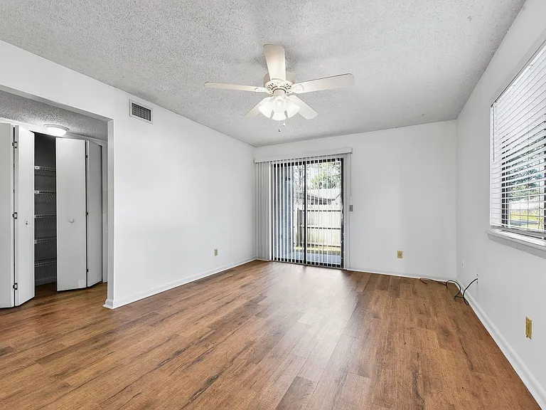 3604 Morton St #1 — Photo 3