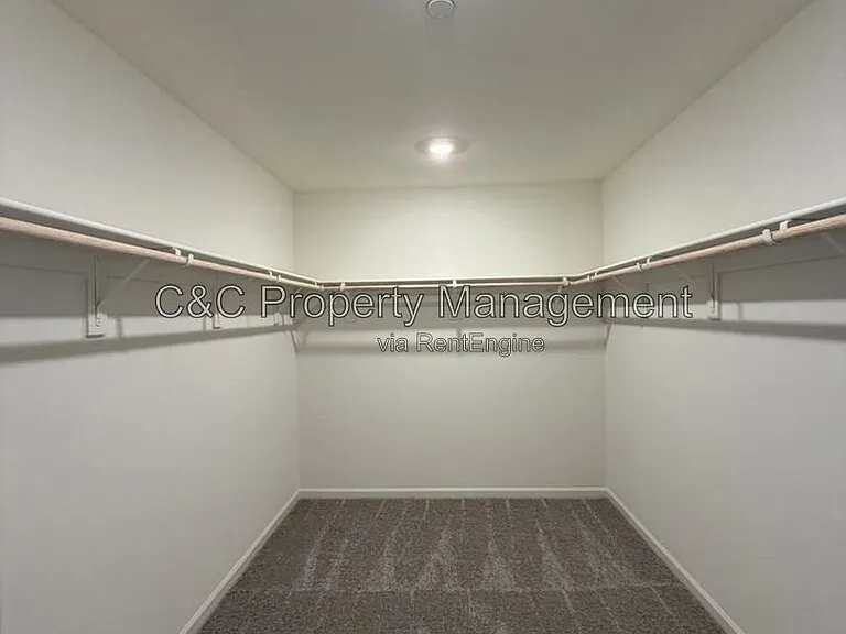 2208 S Helm Ave — Photo 16