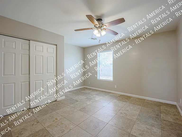 771 E Laredo St — Photo 7