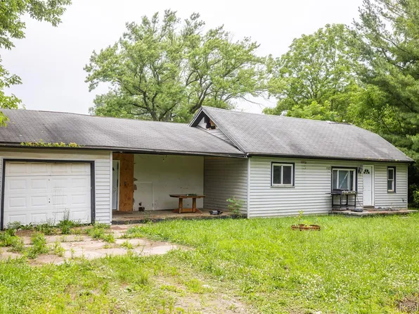 8053 Leadley Ave, Mount Morris, MI 48458