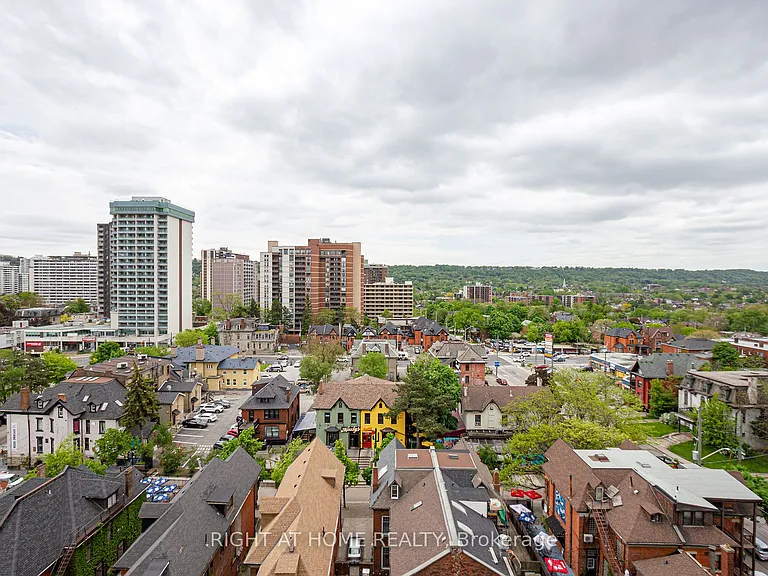 15 Queen St S #1014 — Photo 33
