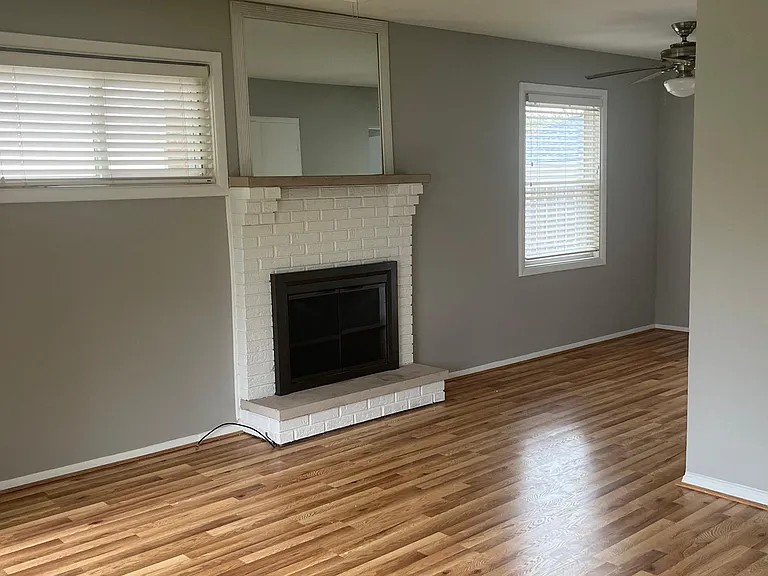 2174 Edgevale Rd — Photo 5