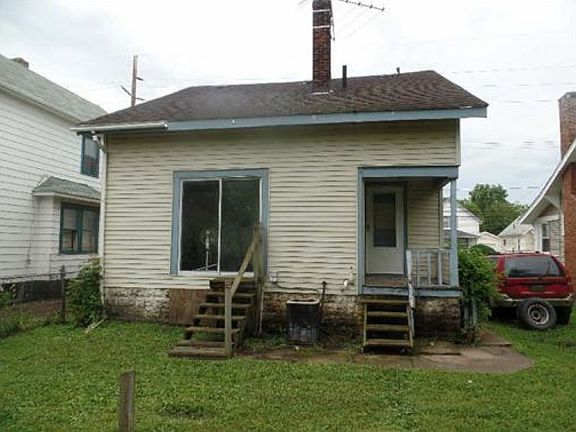 2nd image of 818 W 20th St