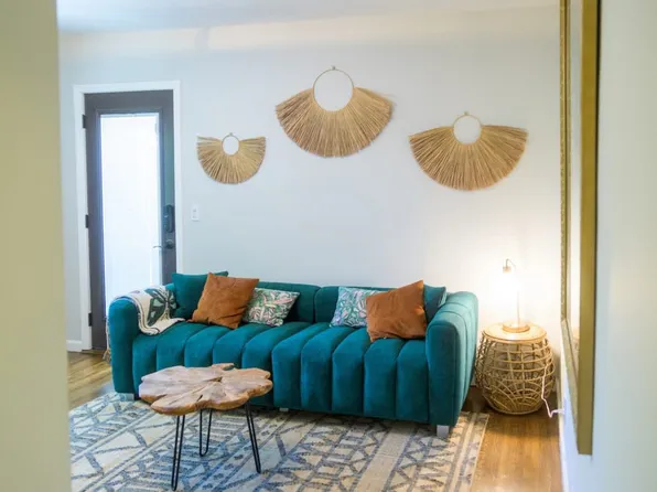 (undisclosed Address), Los Angeles, CA 90039