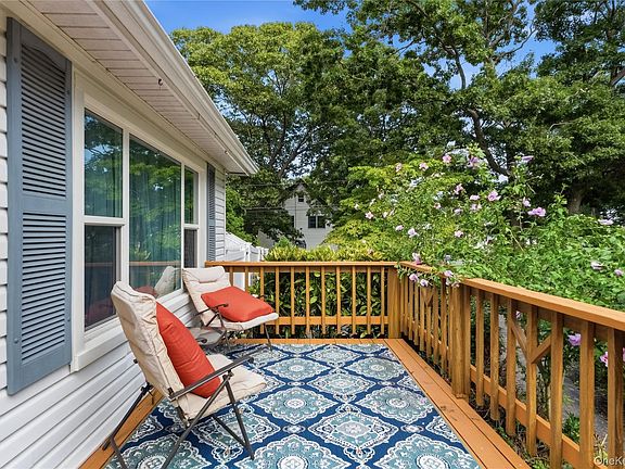 4th image of 211 Hampton Avenue