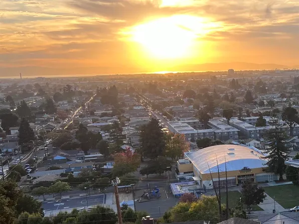 8712 Burr St, Oakland, CA 94605