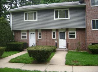 1 Camelot Dr APT 2, Bloomfield, CT 06002