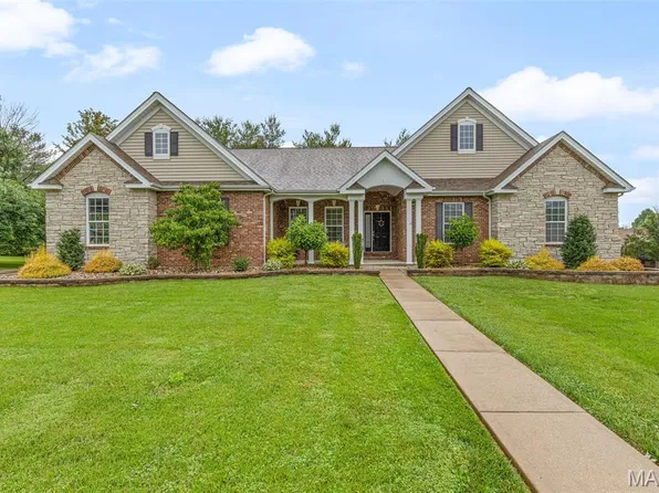 457 Yellowstone Dr, Farmington, MO 63640