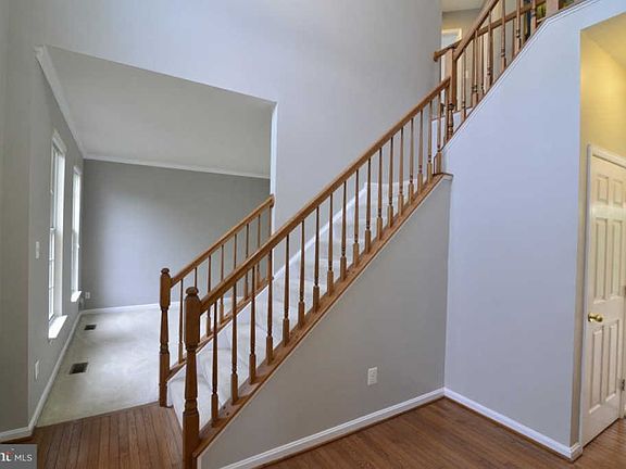 5th image of 42763 Hollowind Ct