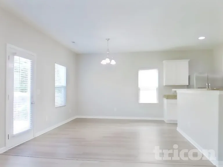 9203 Putnam Pl — Photo 5