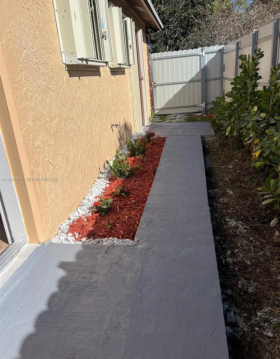 Meadow Wood Manor Sec 3 — Photo 2