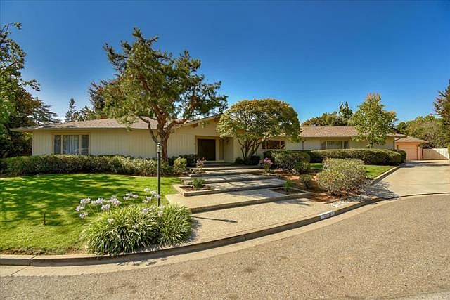 1st image of 20336 Hickory Hill Way
