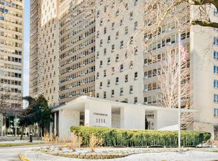 3950 N Lake Shore Dr APT 210, Chicago, IL 60613