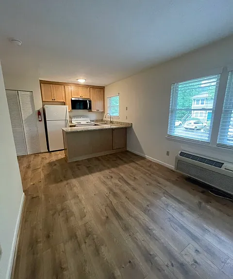 23 Melton Dr #3 — Photo 3