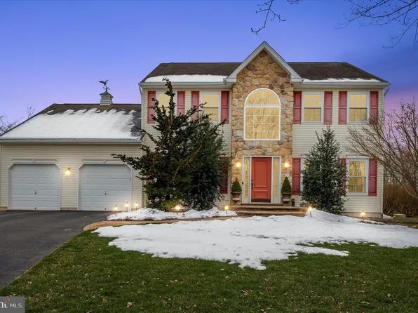 96 Grandview Dr, Royersford, PA 19468